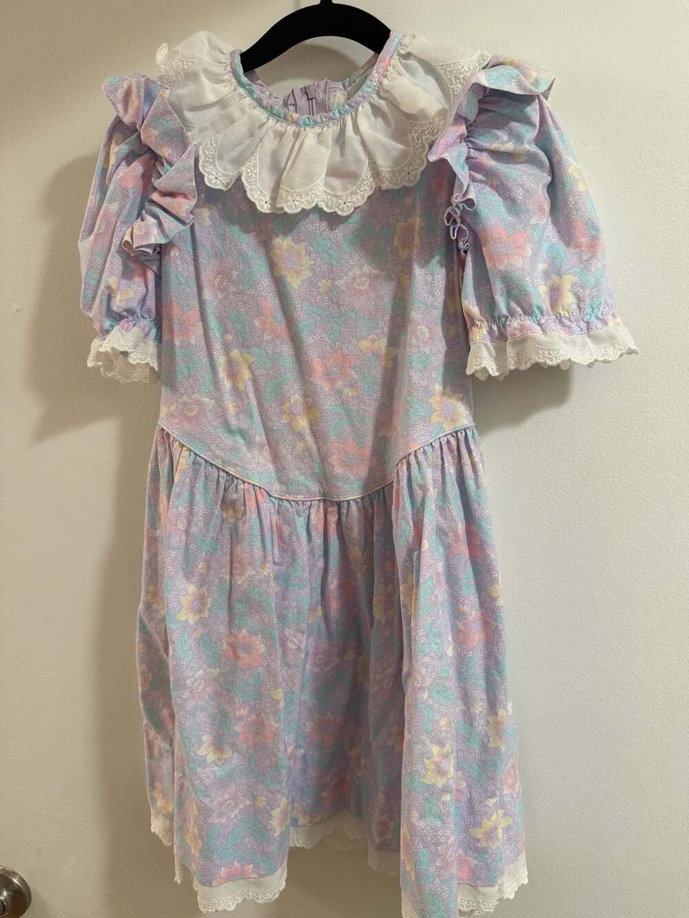 Vintage 80s The Children's Hour by Jan Briggs Girl's Pastel Floral Lace Collar D
